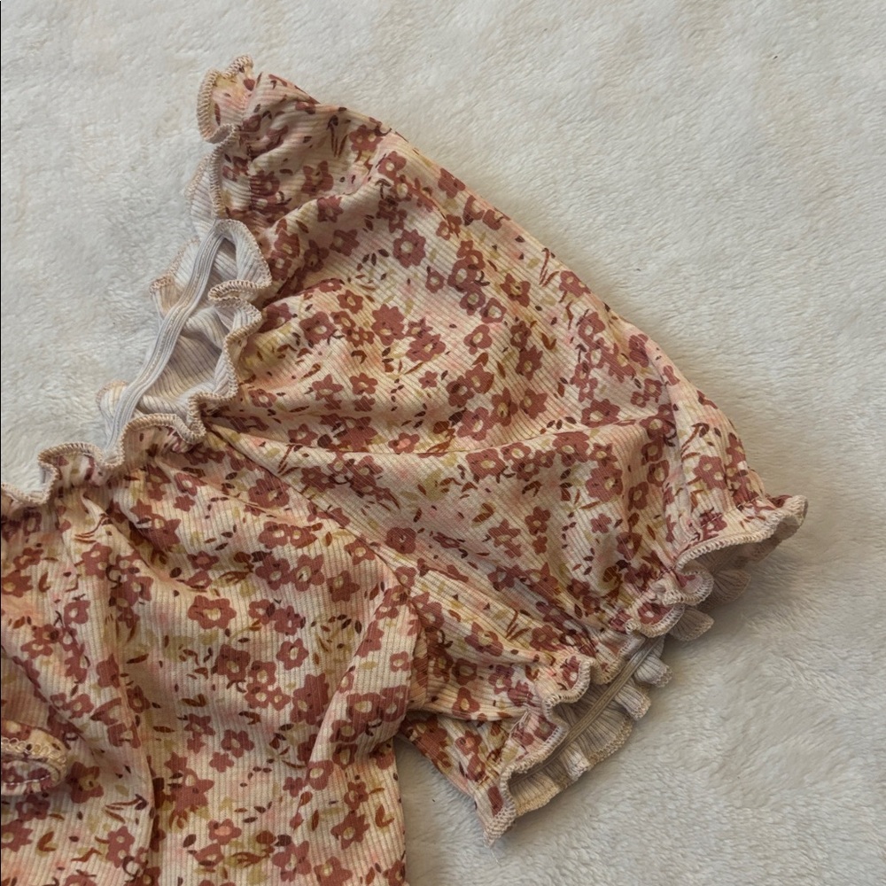 Shein Classic Women’s Ditsy Floral TrimKnot Front Ribbed Crop Top NWOT Size M - Picture 4 of 5